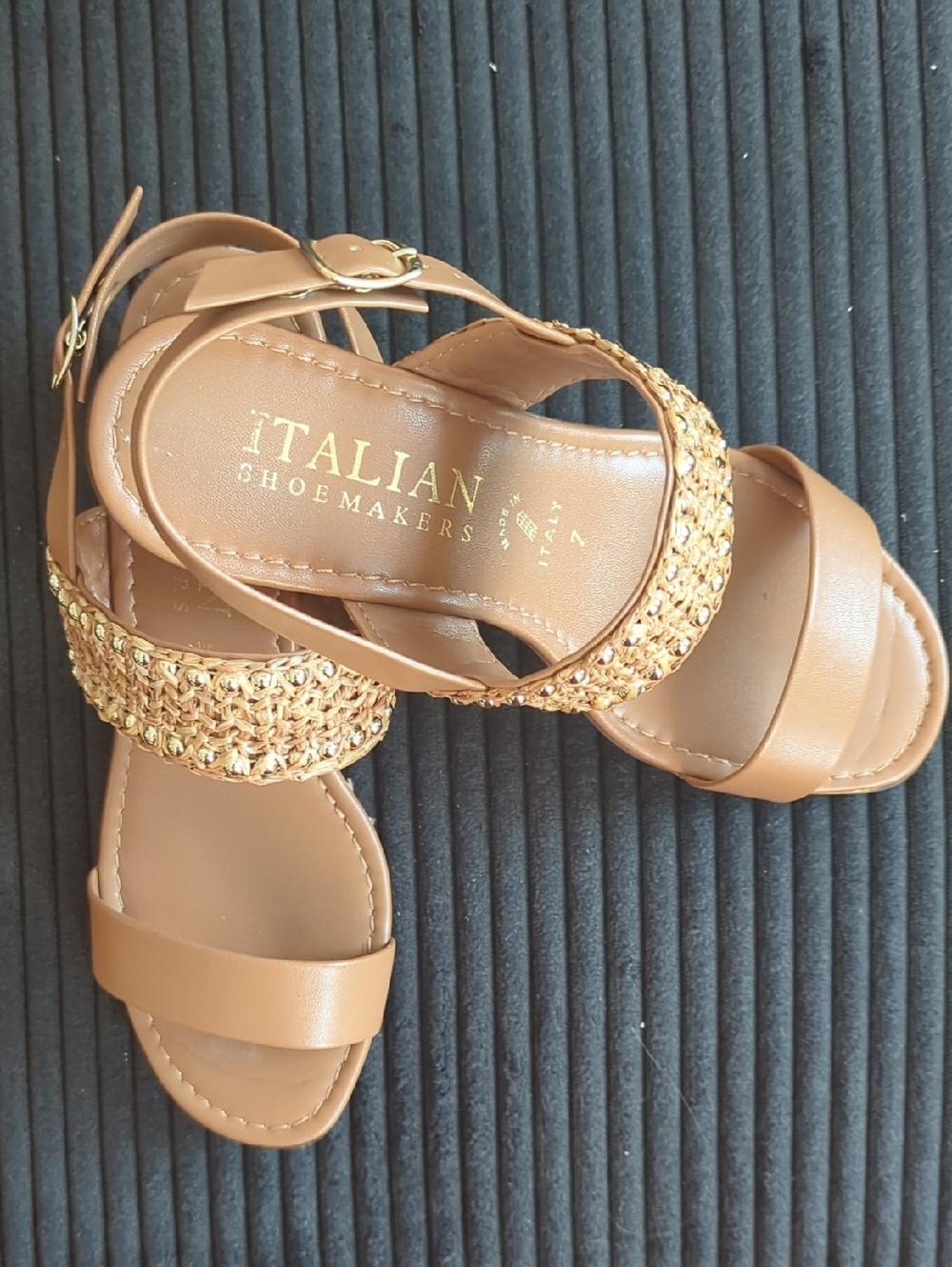 Italian Shoemakers Light Brown Woven Strap Sandals with Gold Accents Size 7